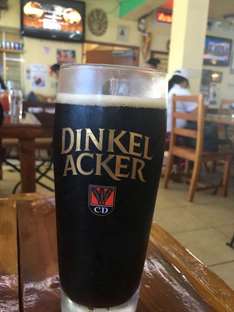 關島租車–交通規則與號誌