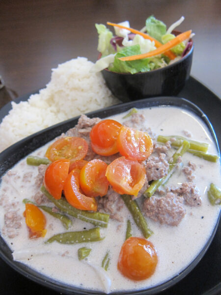 スリルと感動！グアムの海をパラセーリングで体感